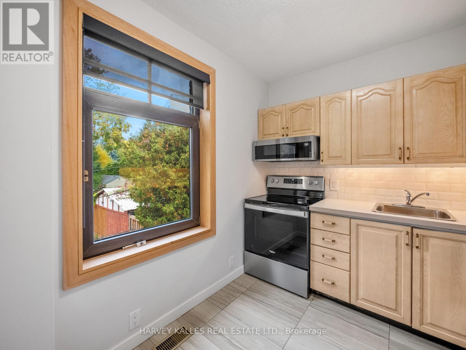 Upper - 466 King Street E, Toronto, Ontario  M5A 1L7 - Photo 5 - C12525384