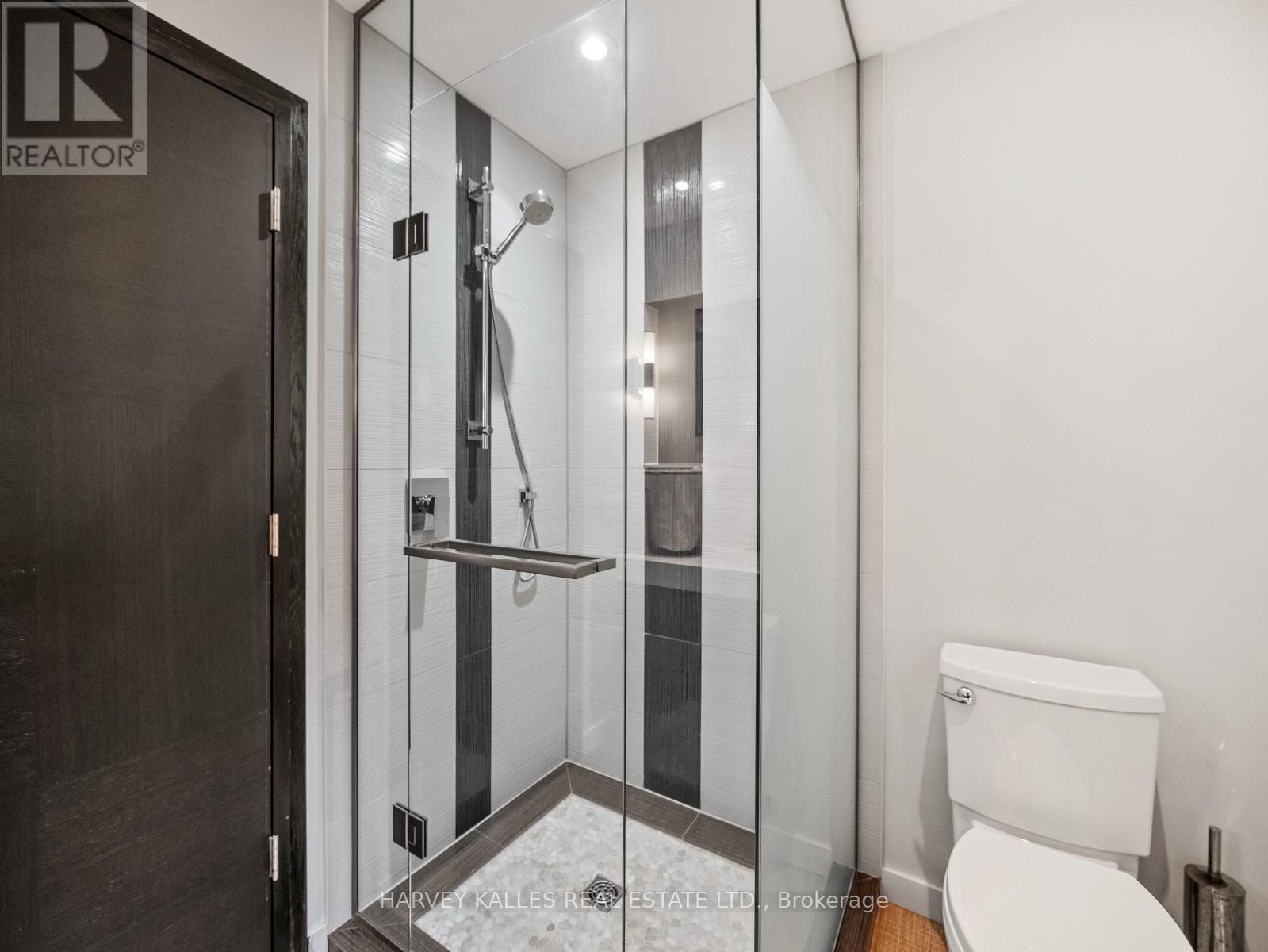 Upper - 466 King Street E, Toronto, Ontario  M5A 1L7 - Photo 8 - C12525384