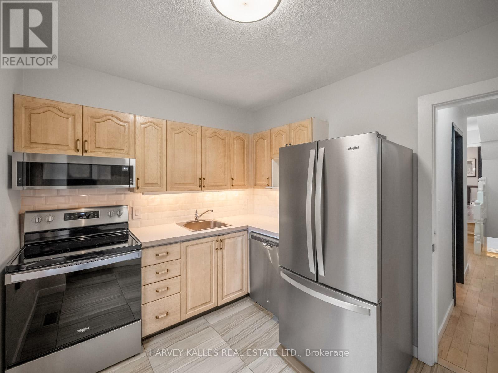 Upper - 466 King Street E, Toronto, Ontario  M5A 1L7 - Photo 4 - C12525384