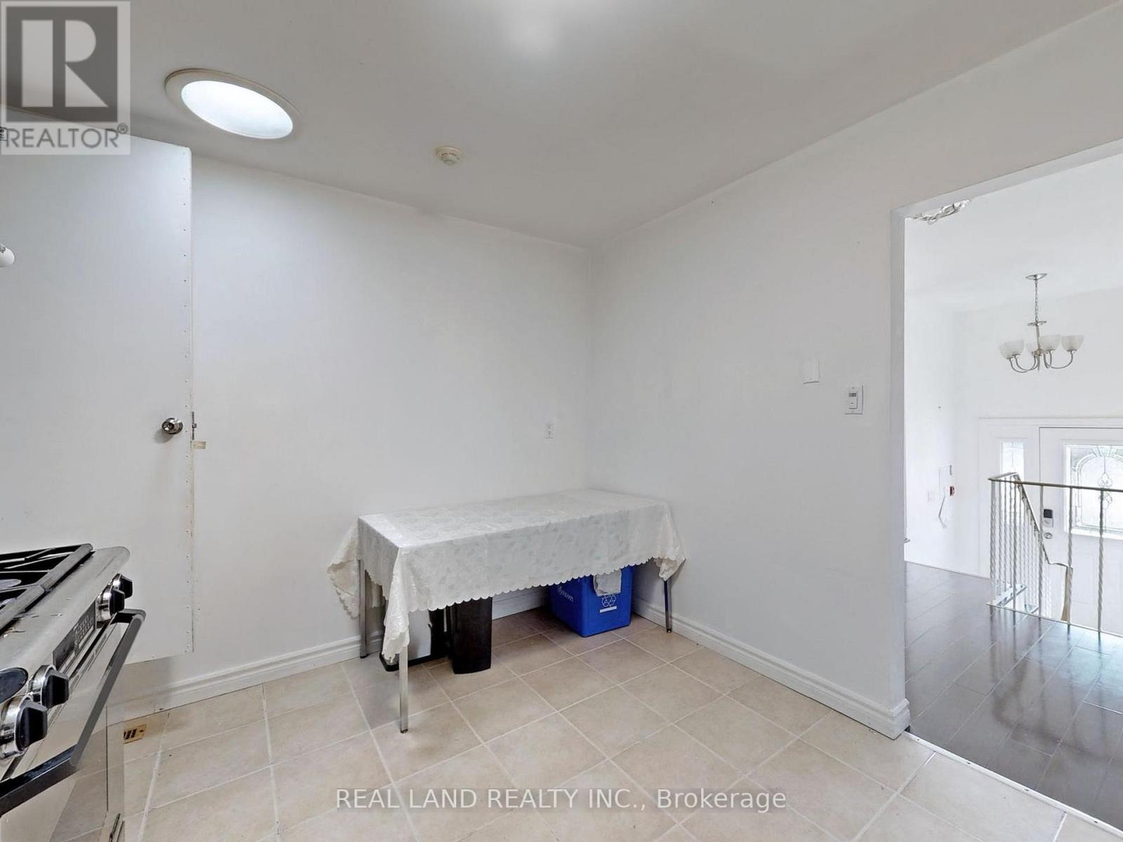 #front Portion - 48 Cherrystone Drive, Toronto, Ontario  M2H 1S1 - Photo 14 - C12527152