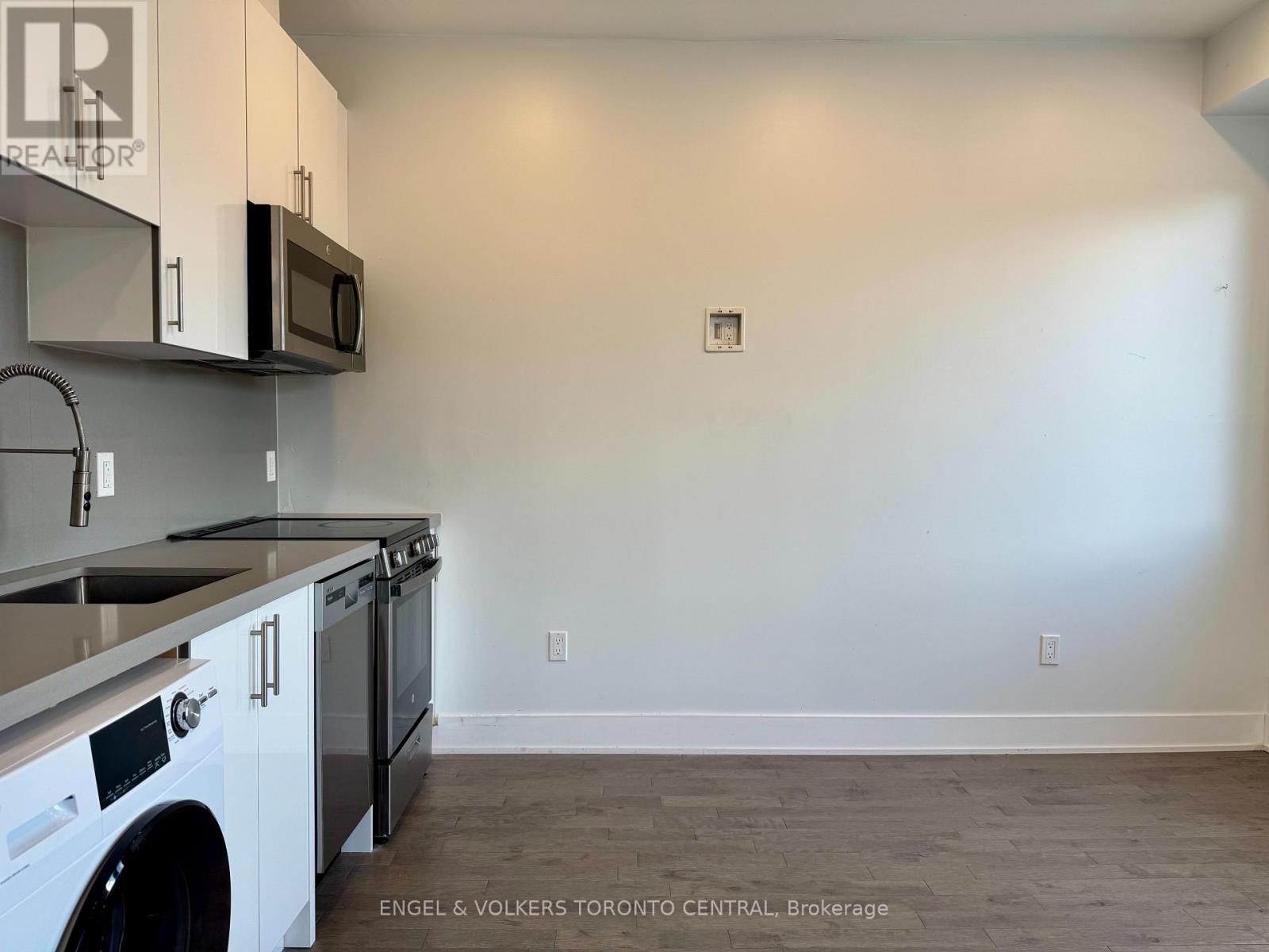 2 - 1415 Gerrard Street E, Toronto, Ontario  M4L 1Z5 - Photo 2 - E12527154