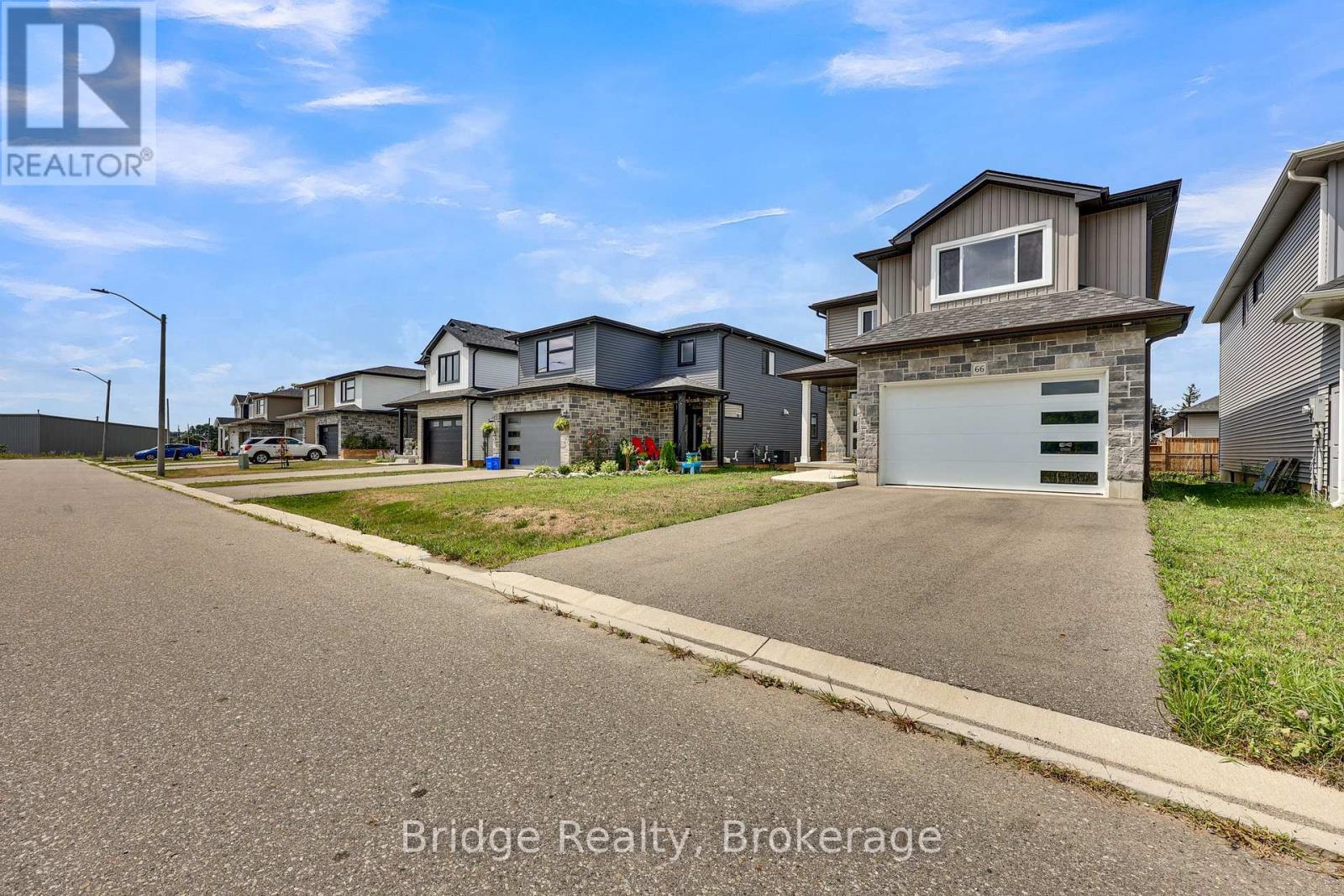 66 Cash Crescent, Ingersoll, Ontario N5C 0E2 - Photo 3 - X12527184