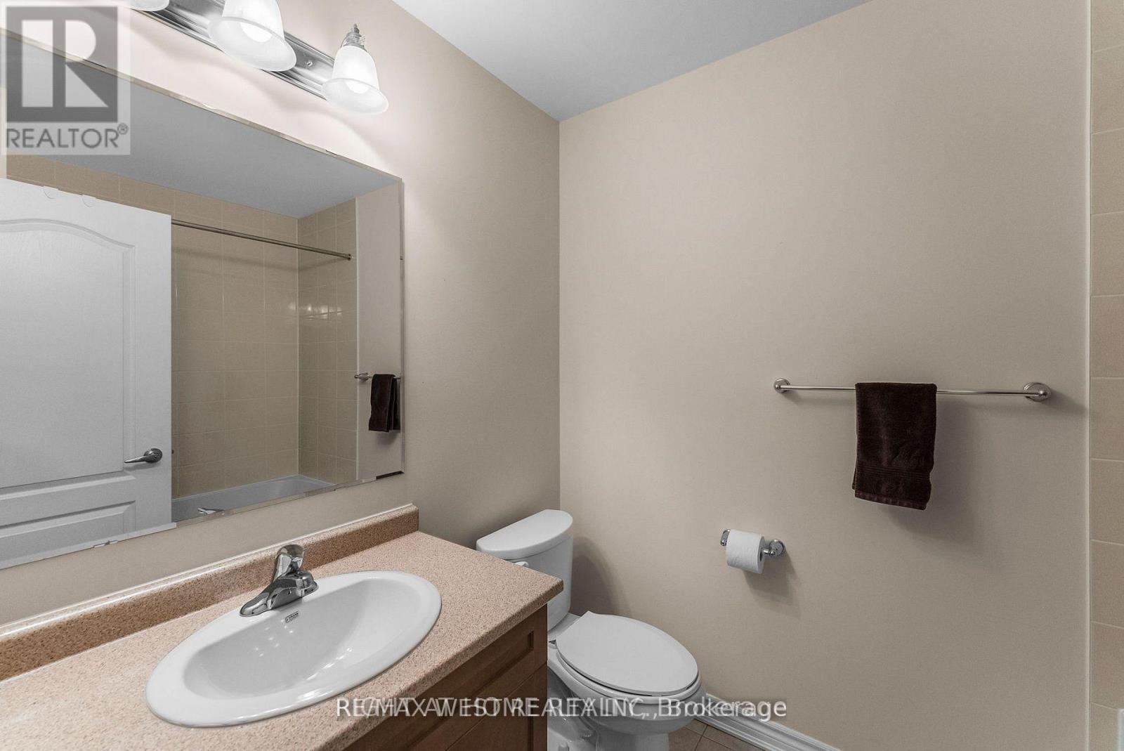 18 Allium Road, Brampton, Ontario  L7A 4H5 - Photo 7 - W12527156