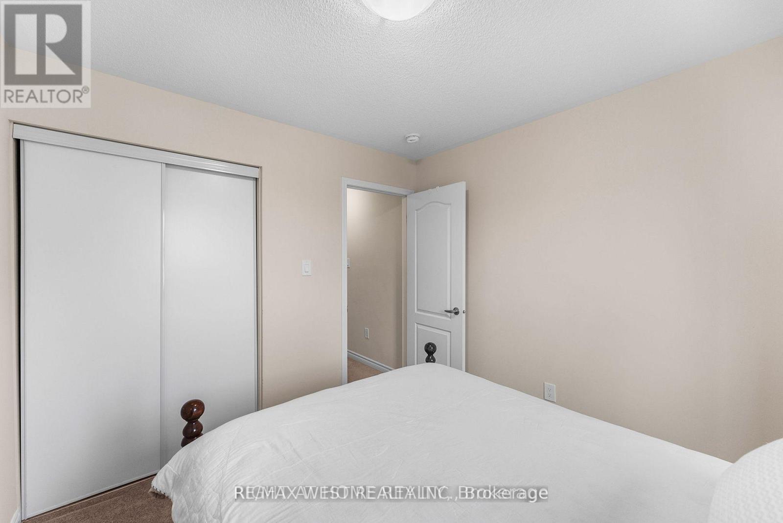 18 Allium Road, Brampton, Ontario  L7A 4H5 - Photo 8 - W12527156