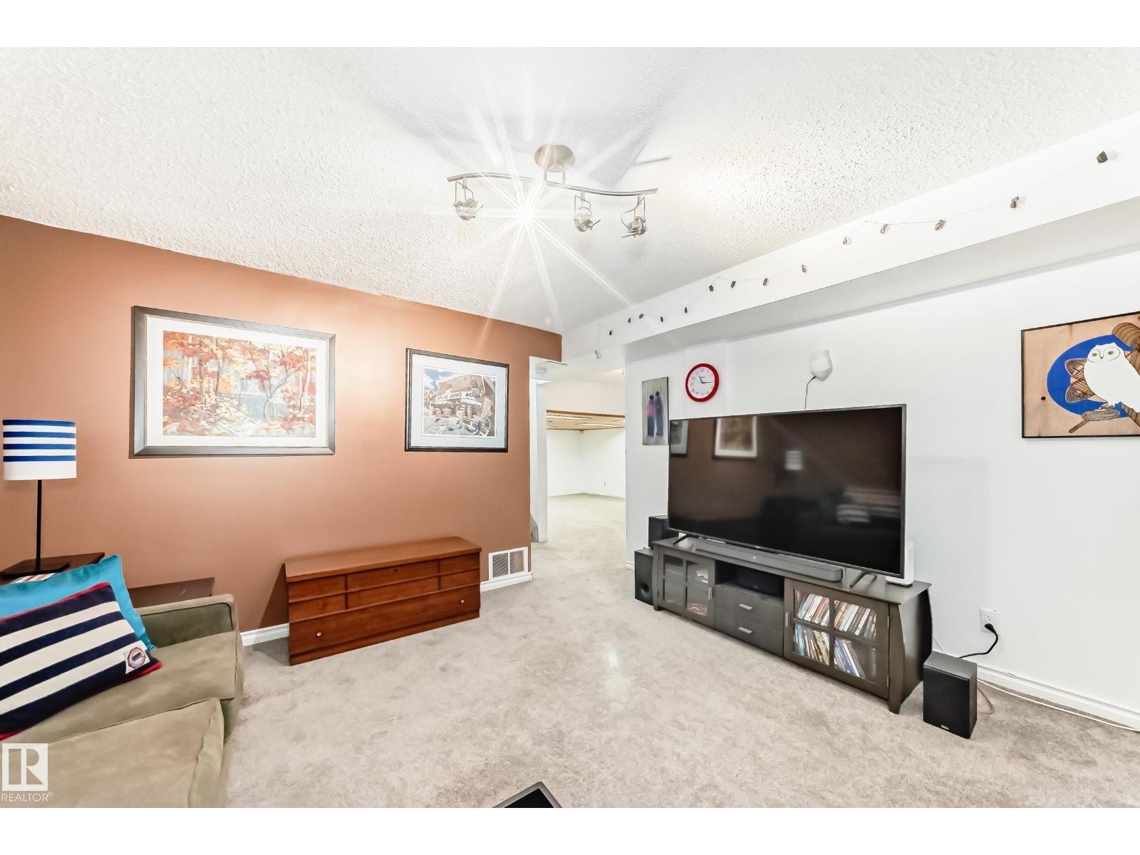 318 Dechene Rd Nw, Edmonton, Alberta  T6M 1W2 - Photo 32 - E4465267