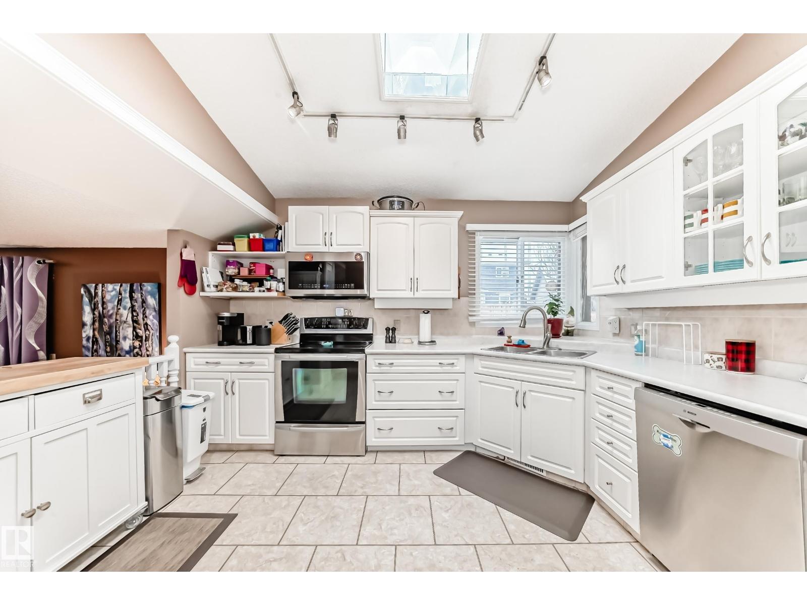 318 Dechene Rd Nw, Edmonton, Alberta  T6M 1W2 - Photo 6 - E4465267