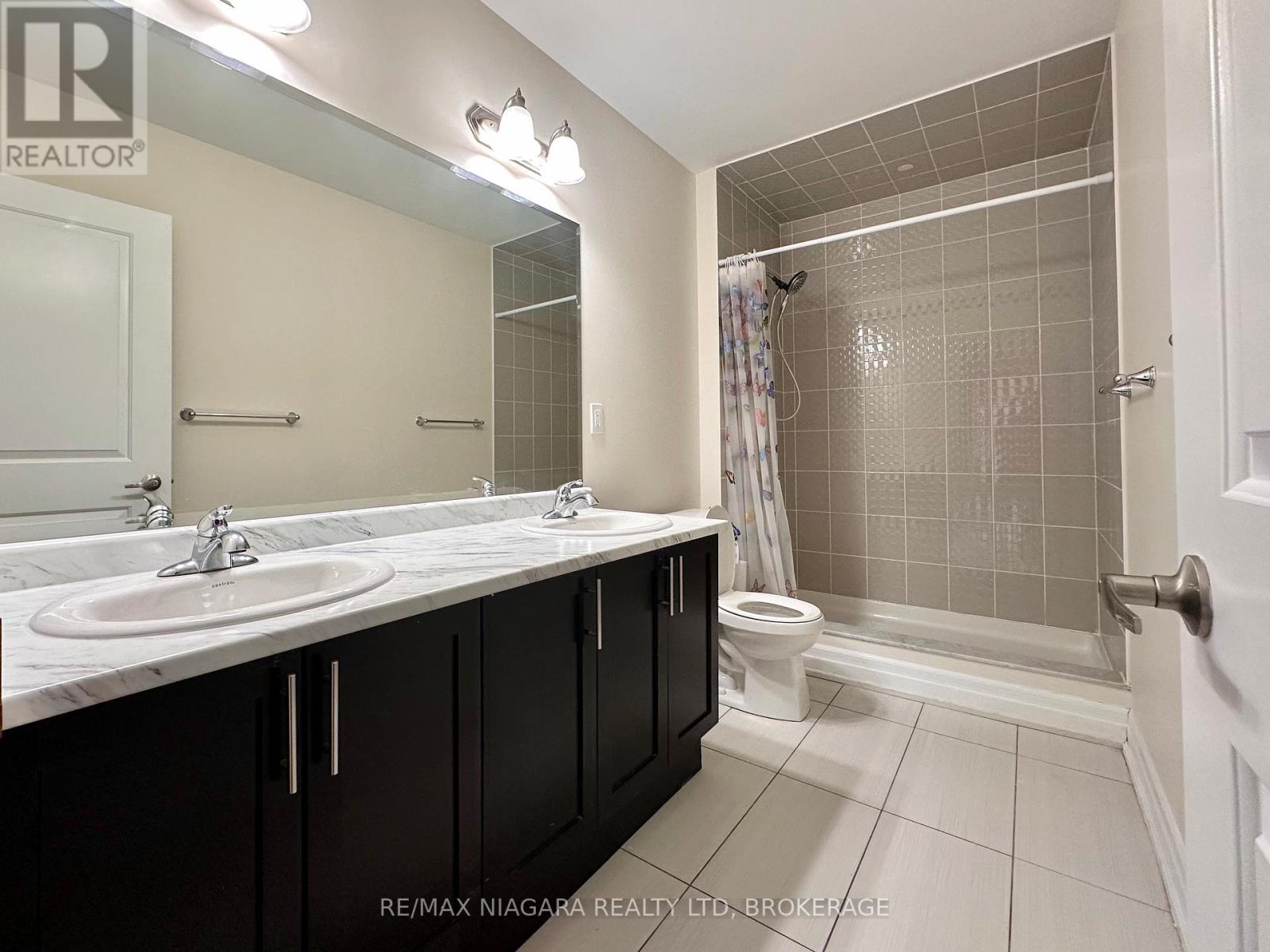 102 Cannery Drive, Niagara-On-The-Lake, Ontario L0S 1J1 - Photo 8 - X12527172