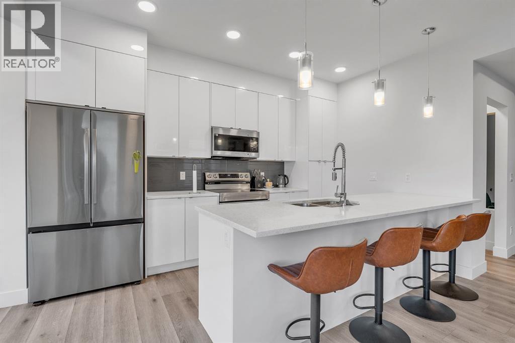 584 River Avenue, Cochrane, Alberta  T4C 3B8 - Photo 10 - A2247476