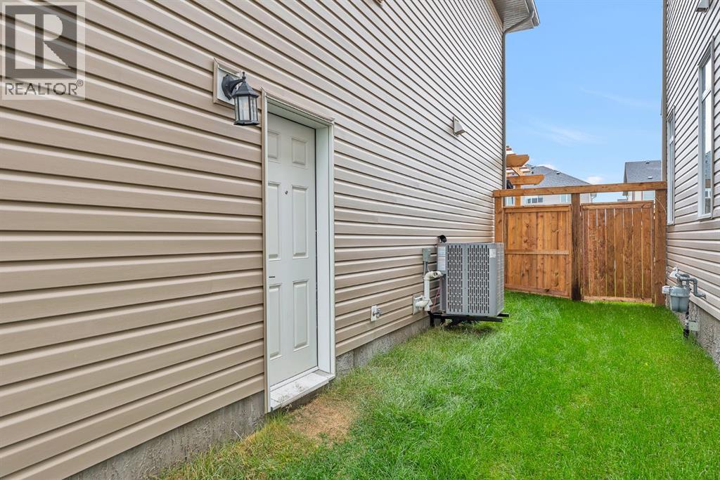 584 River Avenue, Cochrane, Alberta  T4C 3B8 - Photo 49 - A2247476