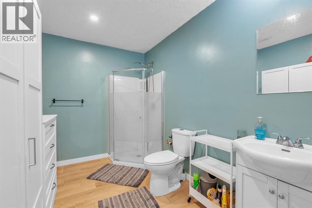 584 River Avenue, Cochrane, Alberta  T4C 3B8 - Photo 41 - A2247476