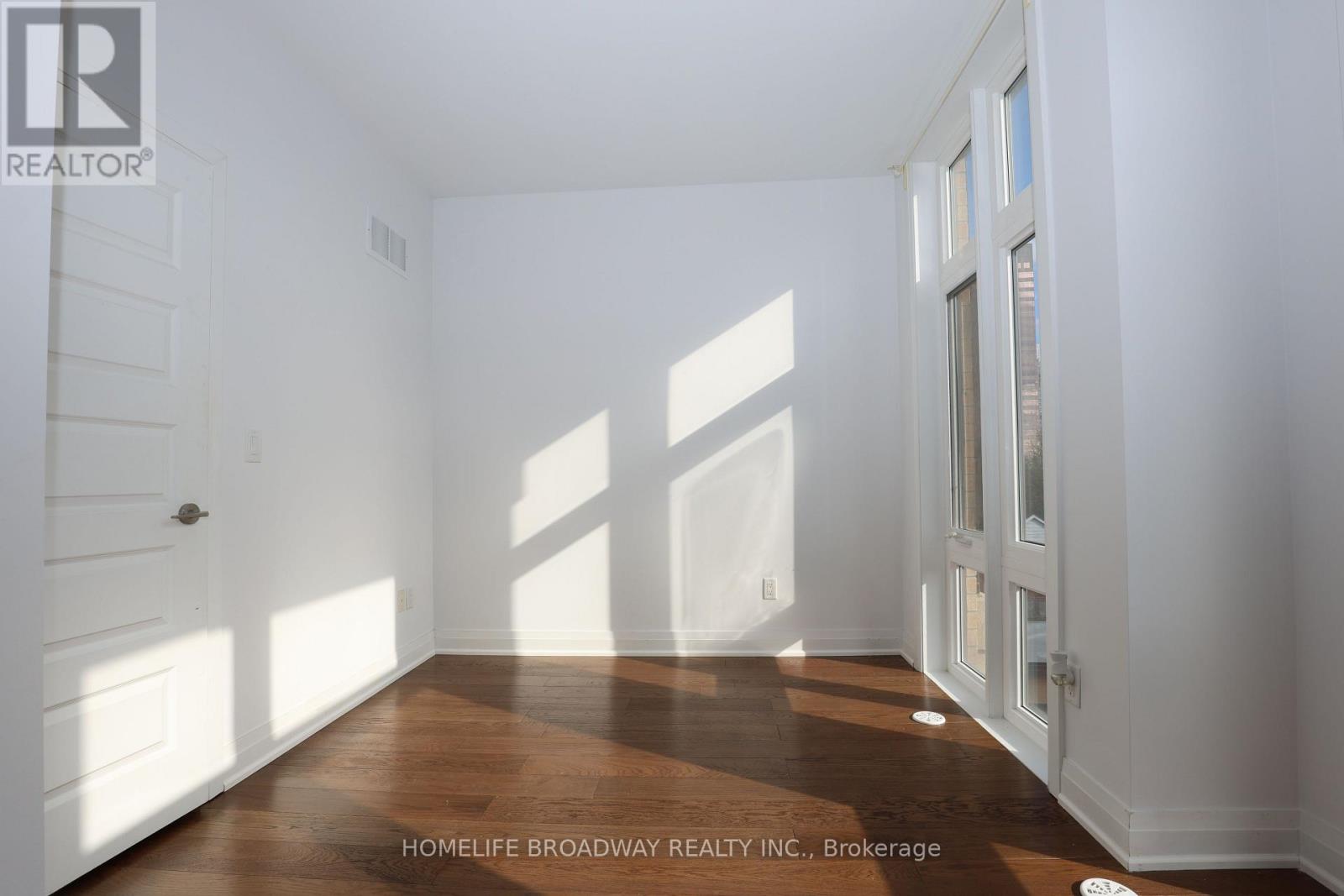 111 - 23 Eldora Avenue, Toronto, Ontario M2M 1R3 - Photo 15 - C12527168