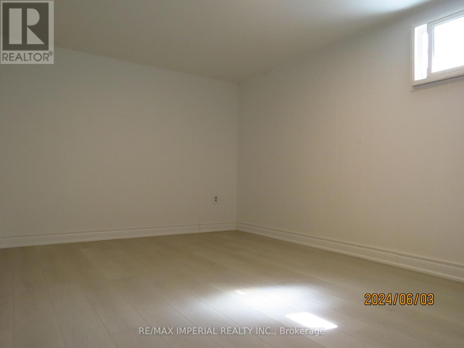 47 Kemp Sell Crescent, Toronto, Ontario  M2J 2Z6 - Photo 2 - C12527194