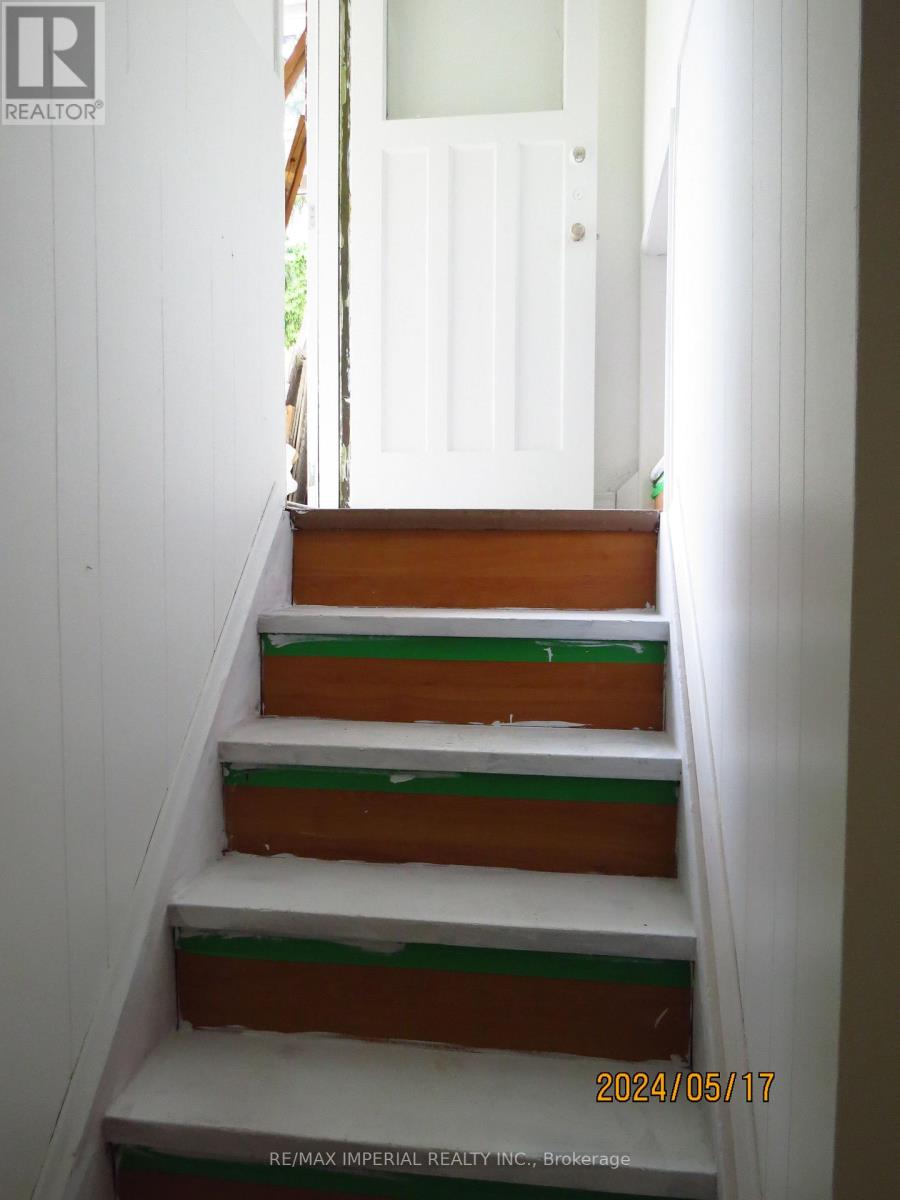 47 Kemp Sell Crescent, Toronto, Ontario  M2J 2Z6 - Photo 5 - C12527194