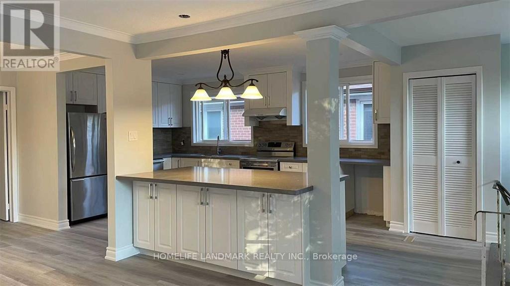 91 Mintwood Drive, Toronto, Ontario M2M 3A6 - Photo 3 - C12527200