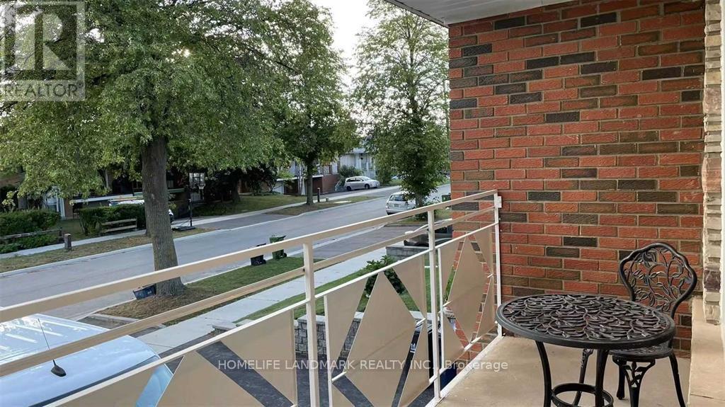 91 Mintwood Drive, Toronto, Ontario M2M 3A6 - Photo 4 - C12527200