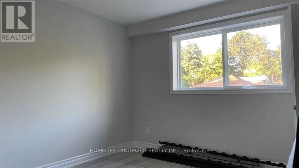 91 Mintwood Drive, Toronto, Ontario M2M 3A6 - Photo 5 - C12527200