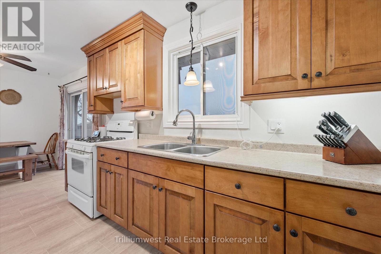 21 Emma Street, Blandford-Blenheim, Ontario N0J 1V0 - Photo 11 - X12436485