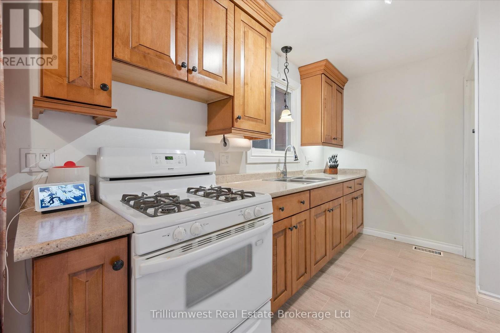 21 Emma Street, Blandford-Blenheim, Ontario N0J 1V0 - Photo 9 - X12436485