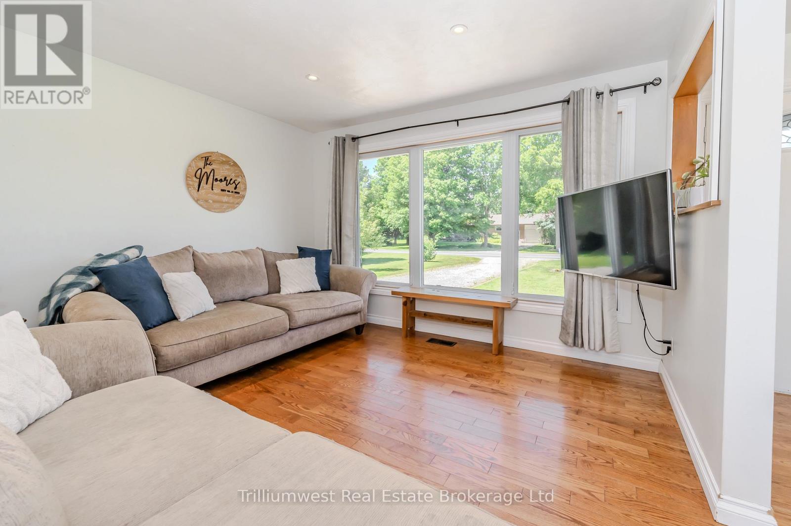 21 Emma Street, Blandford-Blenheim, Ontario N0J 1V0 - Photo 8 - X12436485