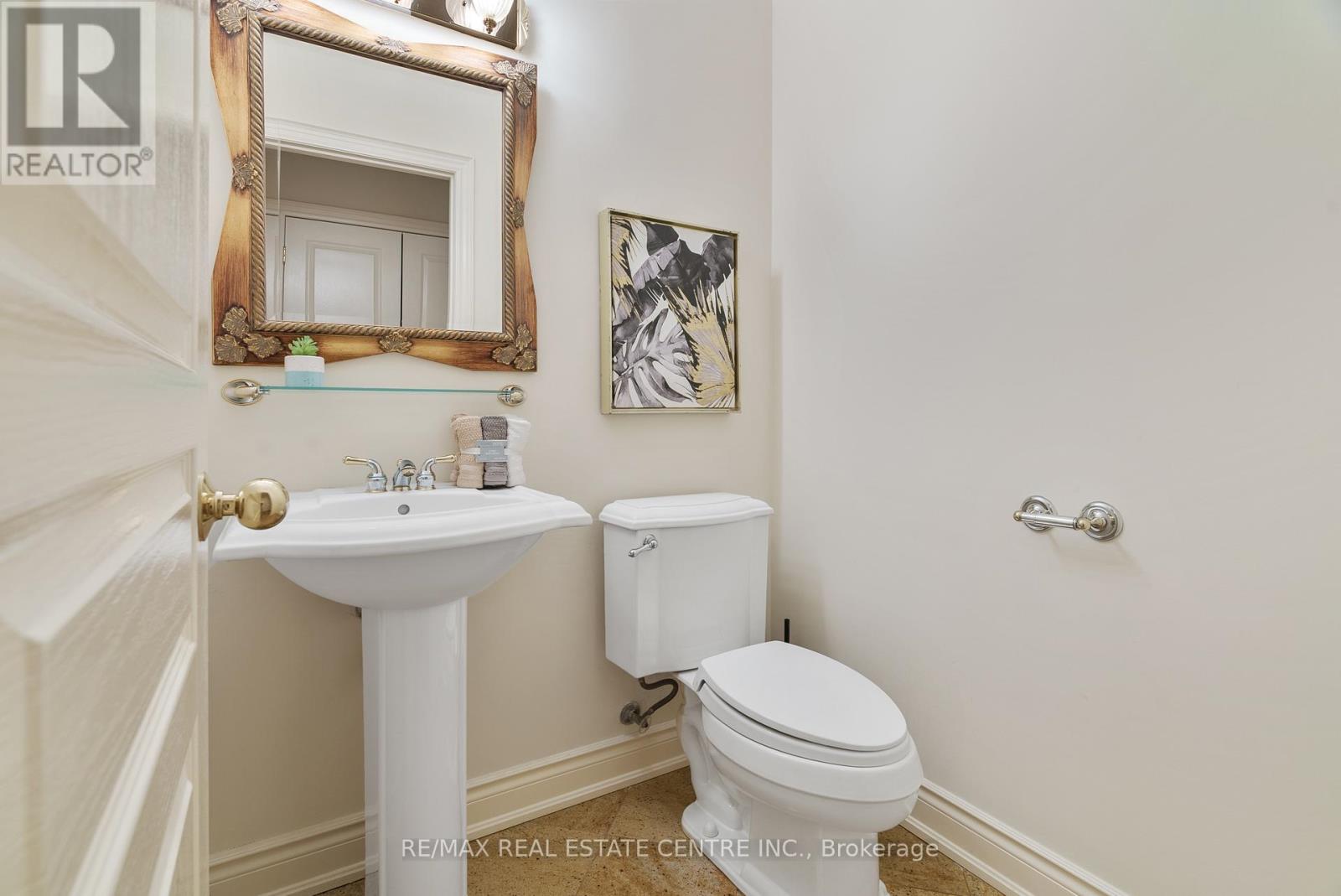 645 Cranleigh Court, Mississauga, Ontario  L5H 4M5 - Photo 22 - W12527182