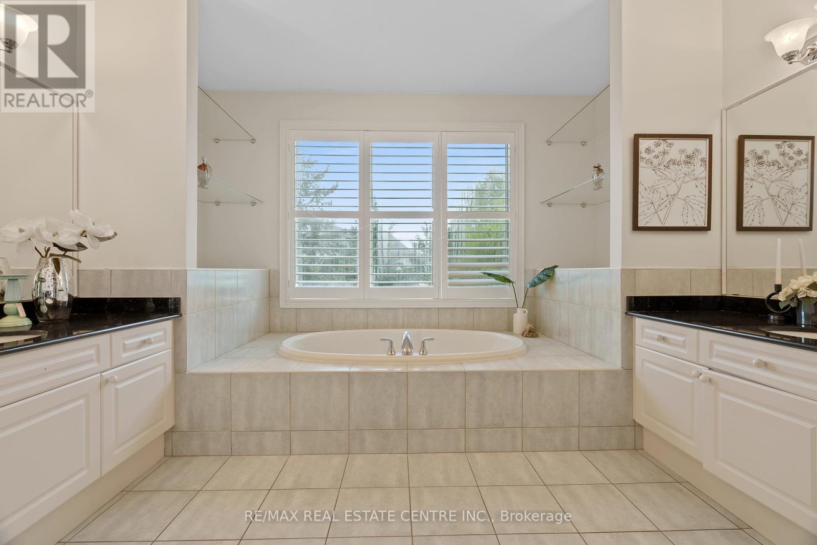 645 Cranleigh Court, Mississauga, Ontario  L5H 4M5 - Photo 28 - W12527182