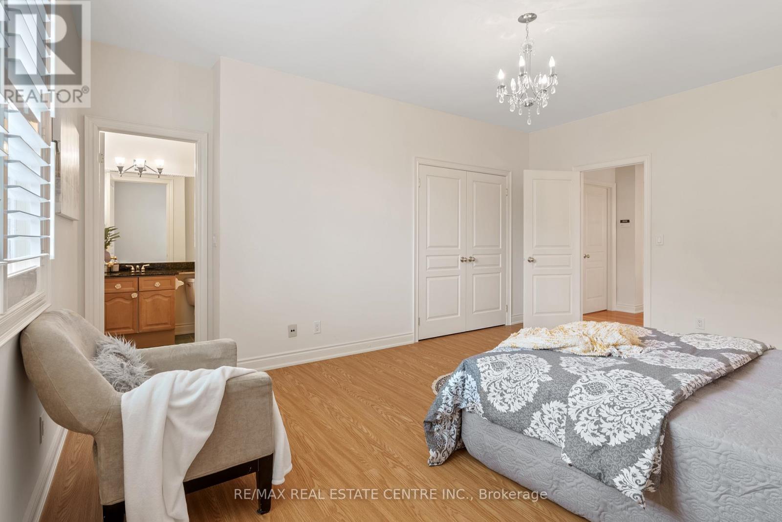 645 Cranleigh Court, Mississauga, Ontario  L5H 4M5 - Photo 31 - W12527182