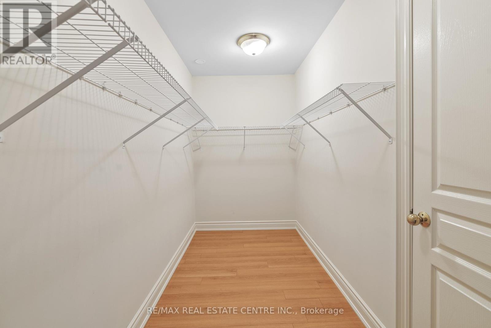 645 Cranleigh Court, Mississauga, Ontario  L5H 4M5 - Photo 40 - W12527182