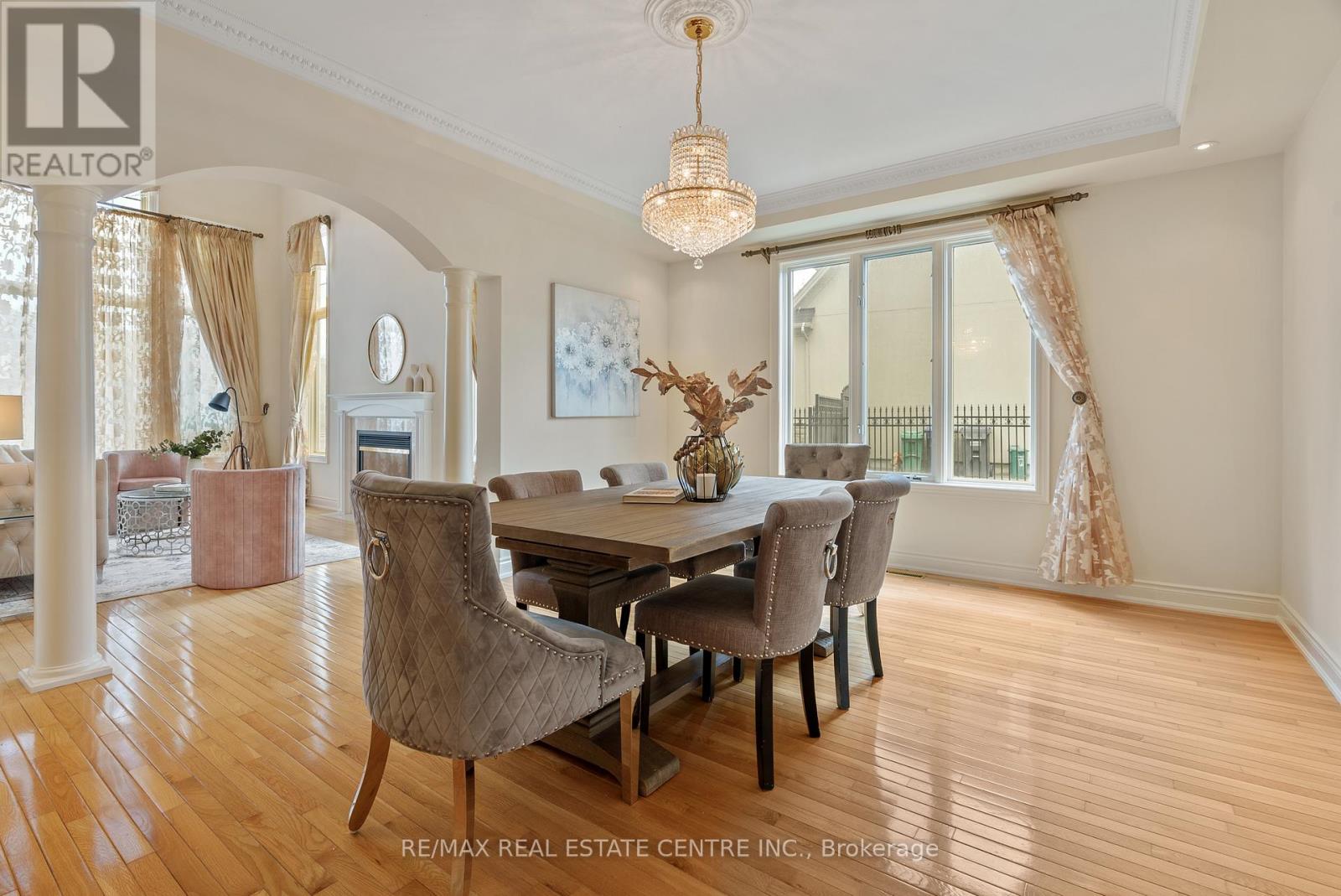 645 Cranleigh Court, Mississauga, Ontario  L5H 4M5 - Photo 8 - W12527182