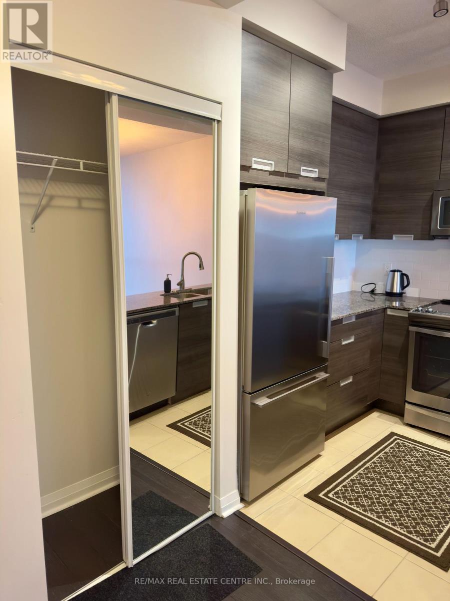 1001 - 55 Eglinton Avenue W, Mississauga, Ontario  L5R 0E4 - Photo 6 - W12527196