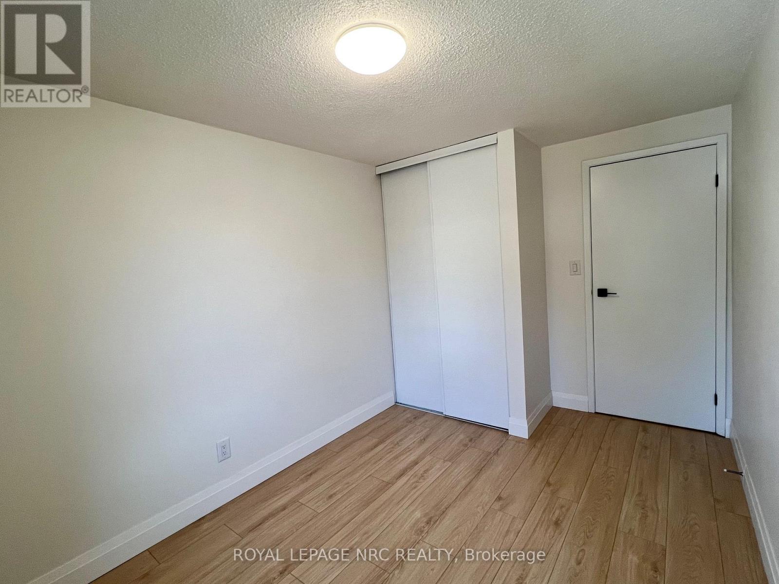 81 - 242 Lakeport Road, St. Catharines, Ontario L2N 6V2 - Photo 4 - X12527206