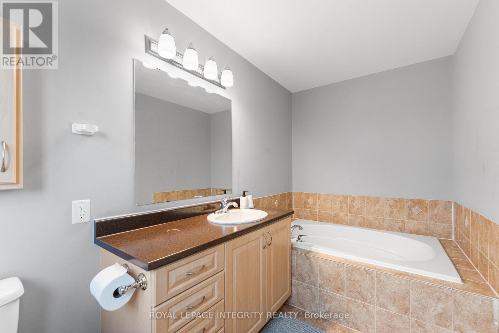 410 Goldenbrook Way, Ottawa, Ontario  K4A 0J7 - Photo 16 - X12527212