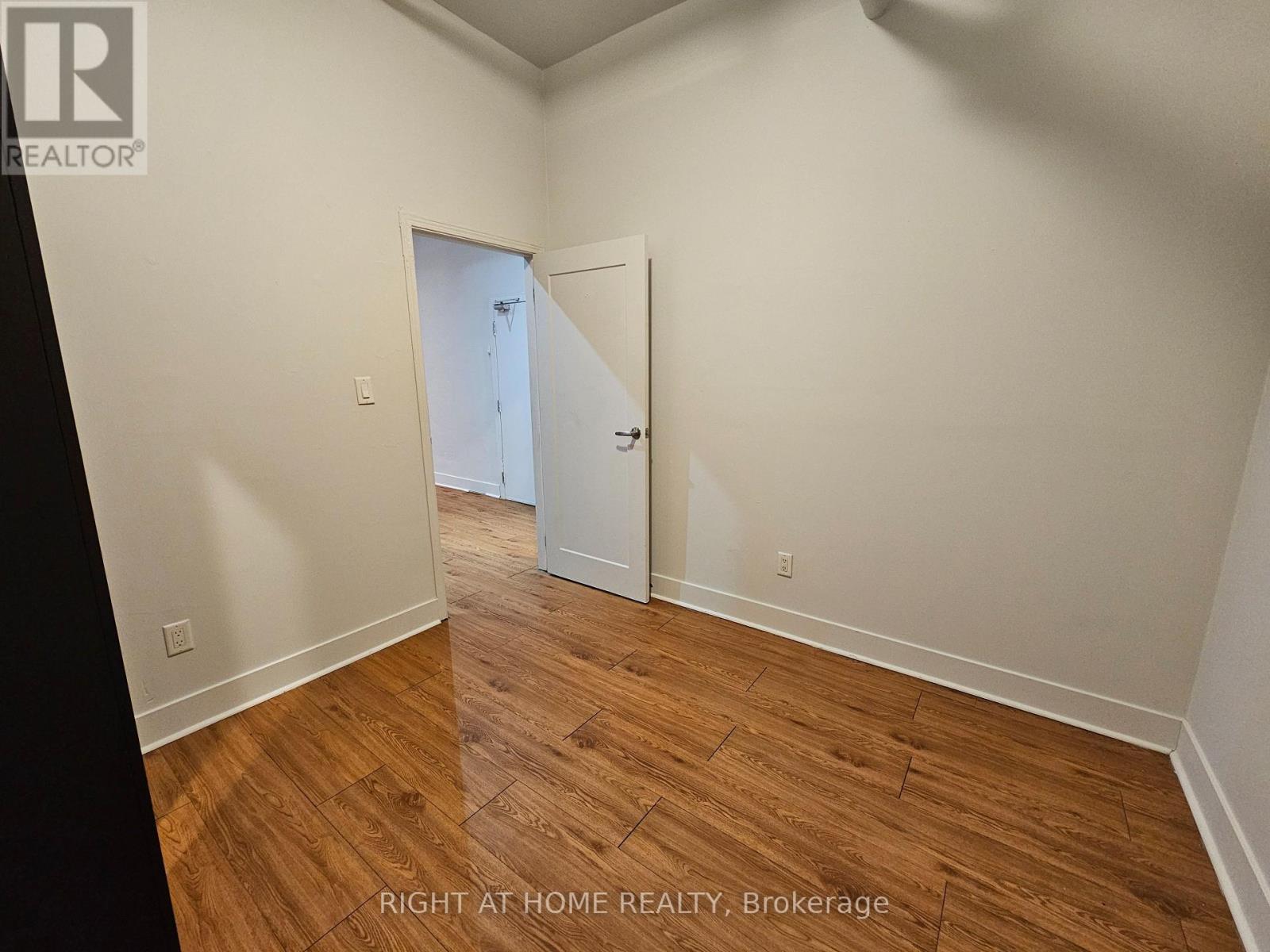 2 - 437 Spadina Avenue, Toronto, Ontario  M5T 2G6 - Photo 17 - C12527216