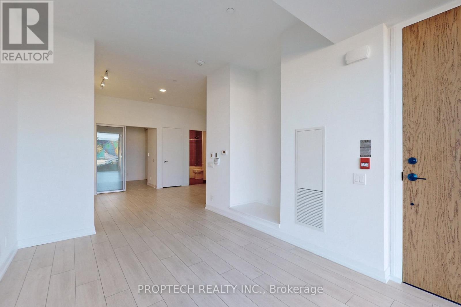 Th12 - 7 Buttermill Avenue, Vaughan, Ontario  L4K 0M5 - Photo 6 - N12527222