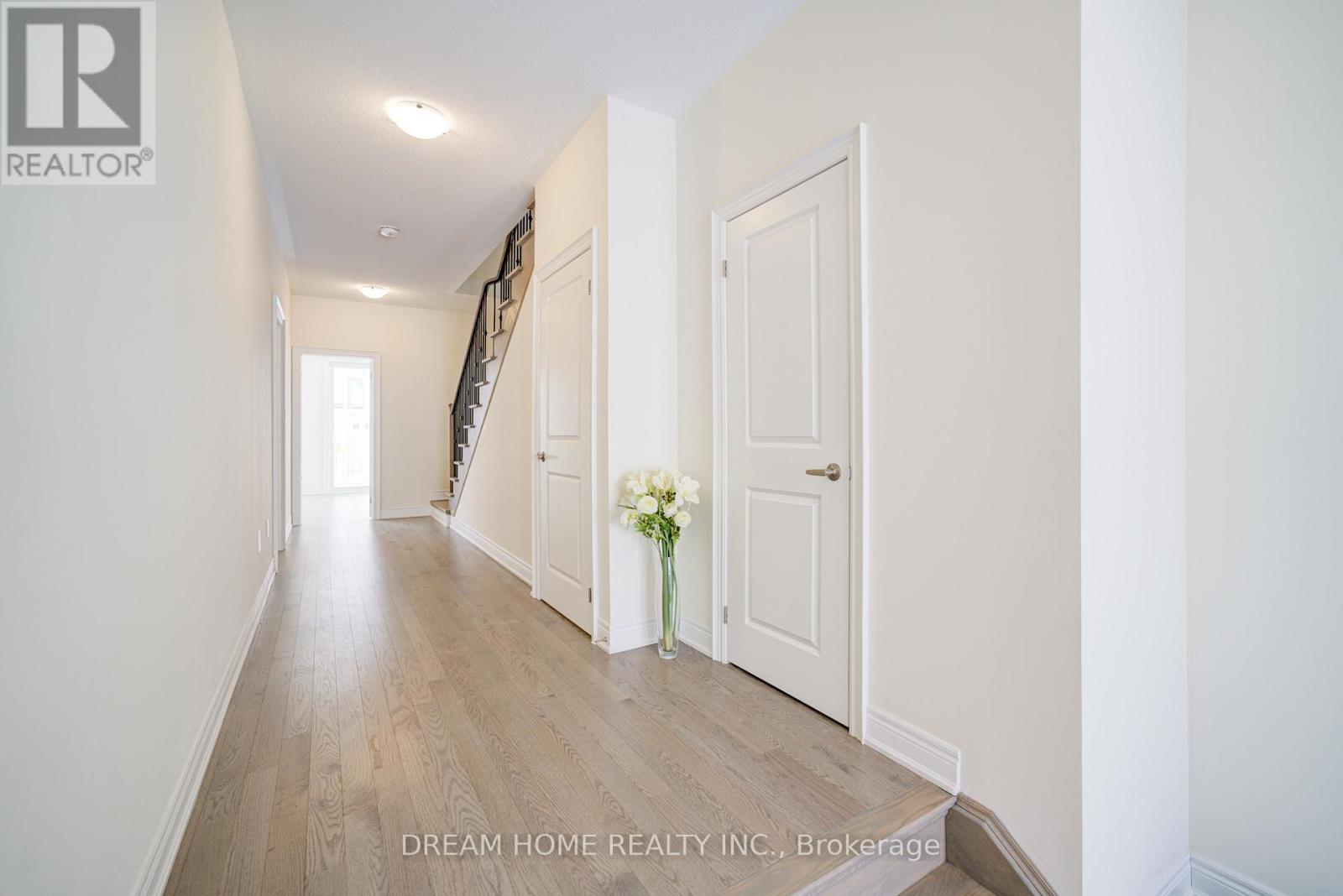 22 Thomas Hope Lane, Markham, Ontario  L3S 0E9 - Photo 2 - N12527228