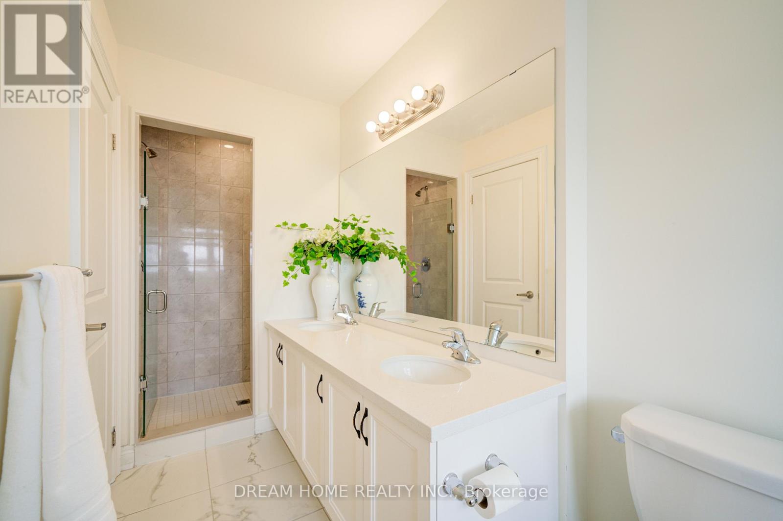 22 Thomas Hope Lane, Markham, Ontario  L3S 0E9 - Photo 7 - N12527228