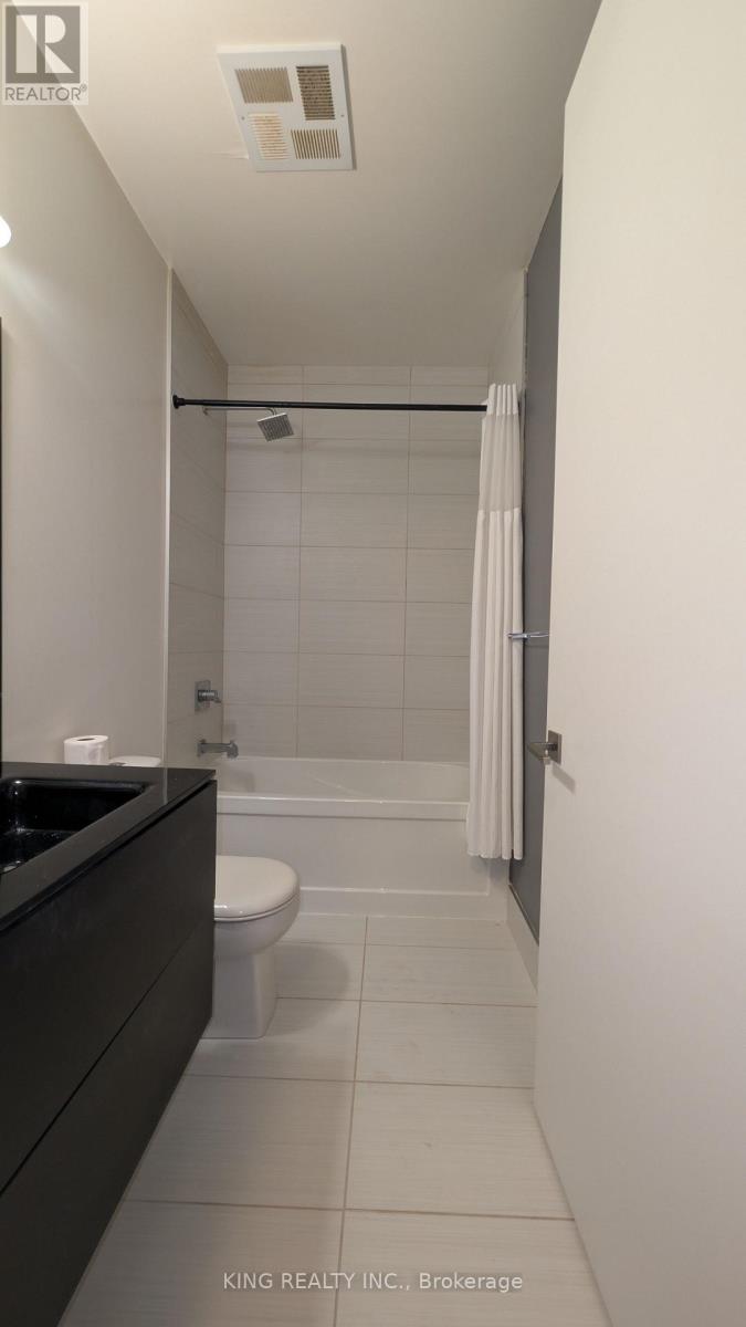 1603 - 111 St Clair Avenue W, Toronto, Ontario  M4V 1N5 - Photo 15 - C12500872