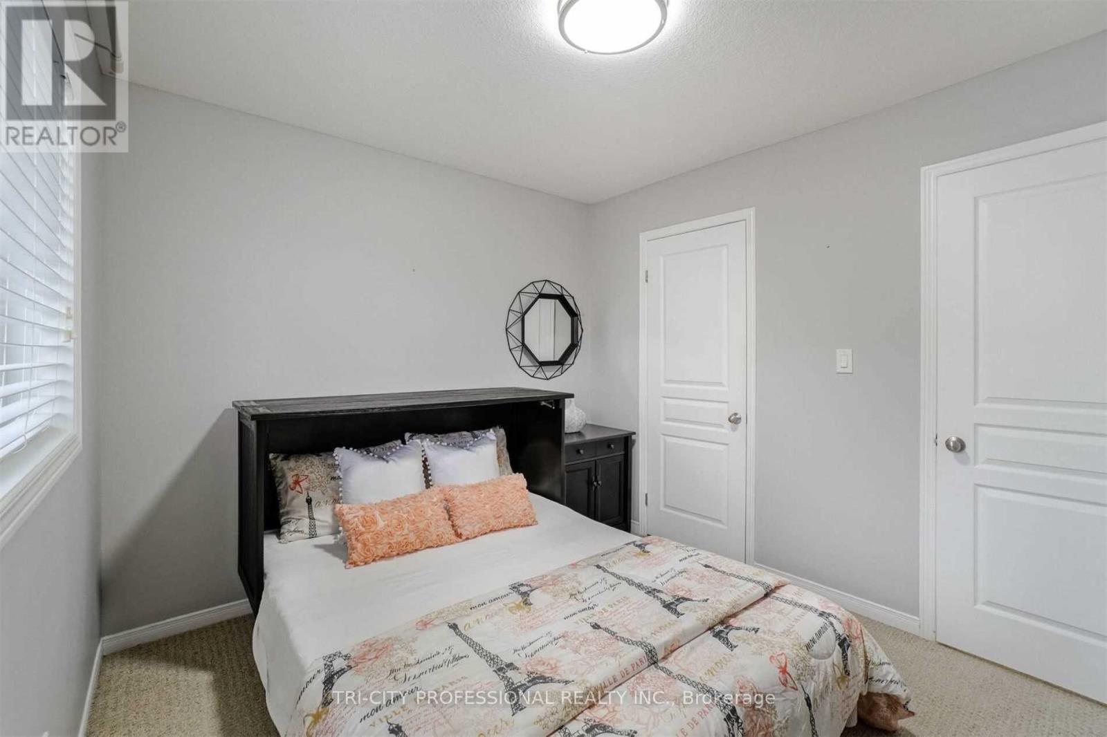 40 - 170 Palacebeach Trail, Hamilton, Ontario  L8E 0H2 - Photo 15 - X12527224