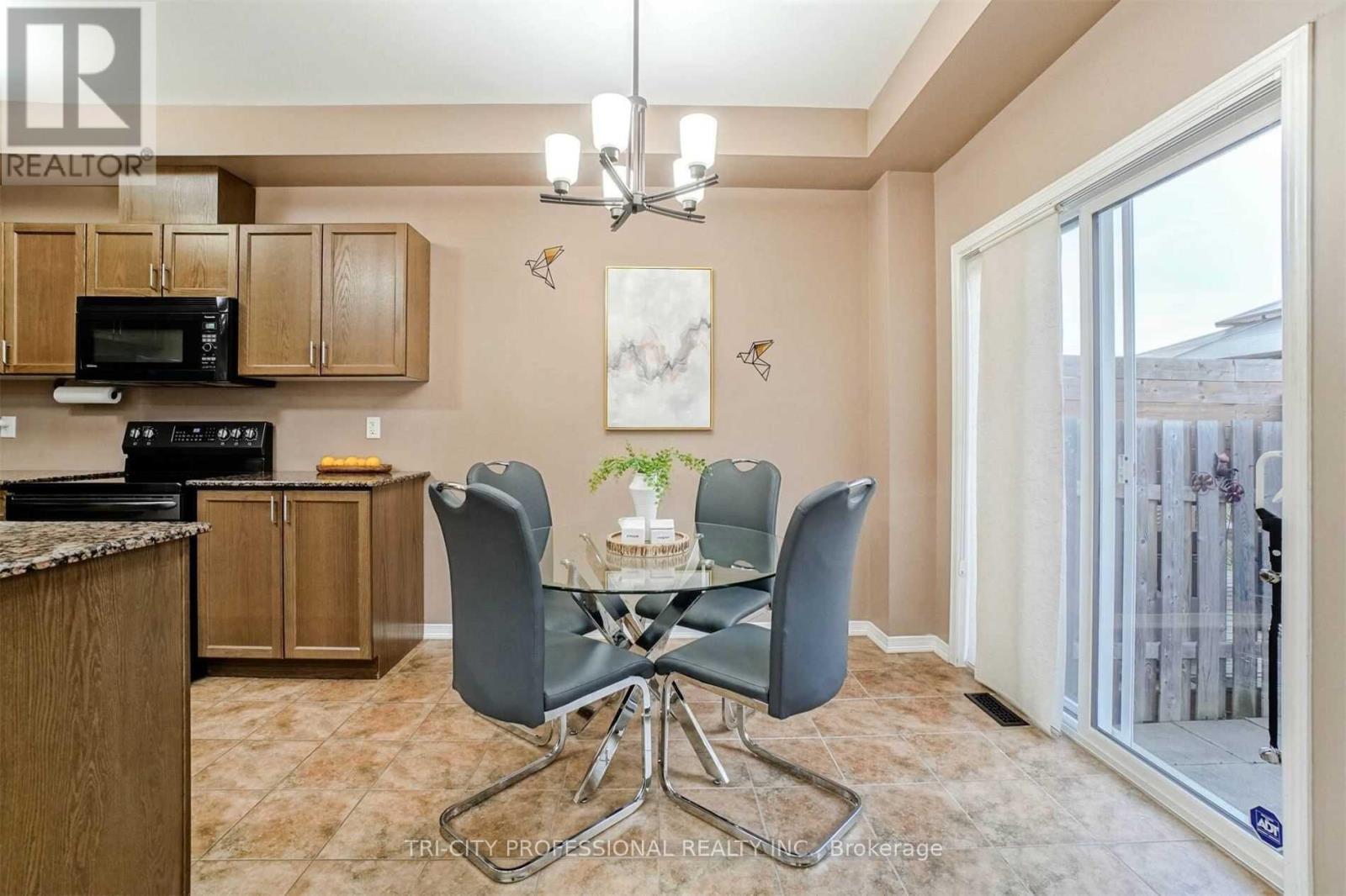 40 - 170 Palacebeach Trail, Hamilton, Ontario  L8E 0H2 - Photo 27 - X12527224