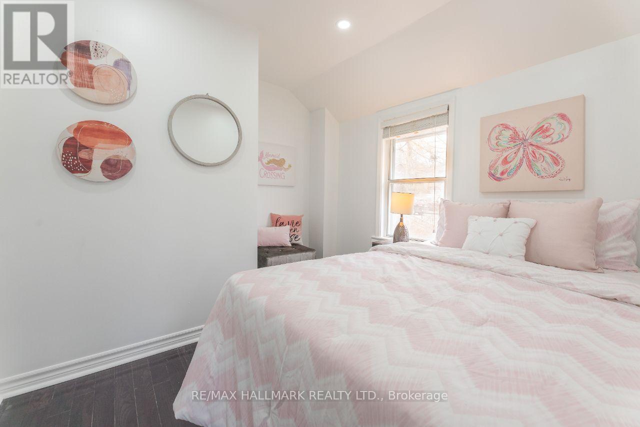 106 Willow Avenue, Toronto, Ontario  M4E 3K3 - Photo 12 - E12472108