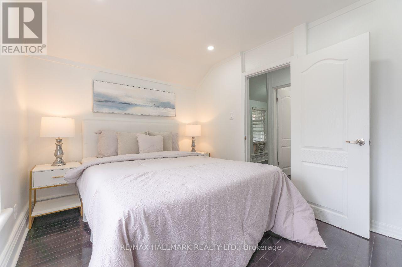 106 Willow Avenue, Toronto, Ontario  M4E 3K3 - Photo 10 - E12472108