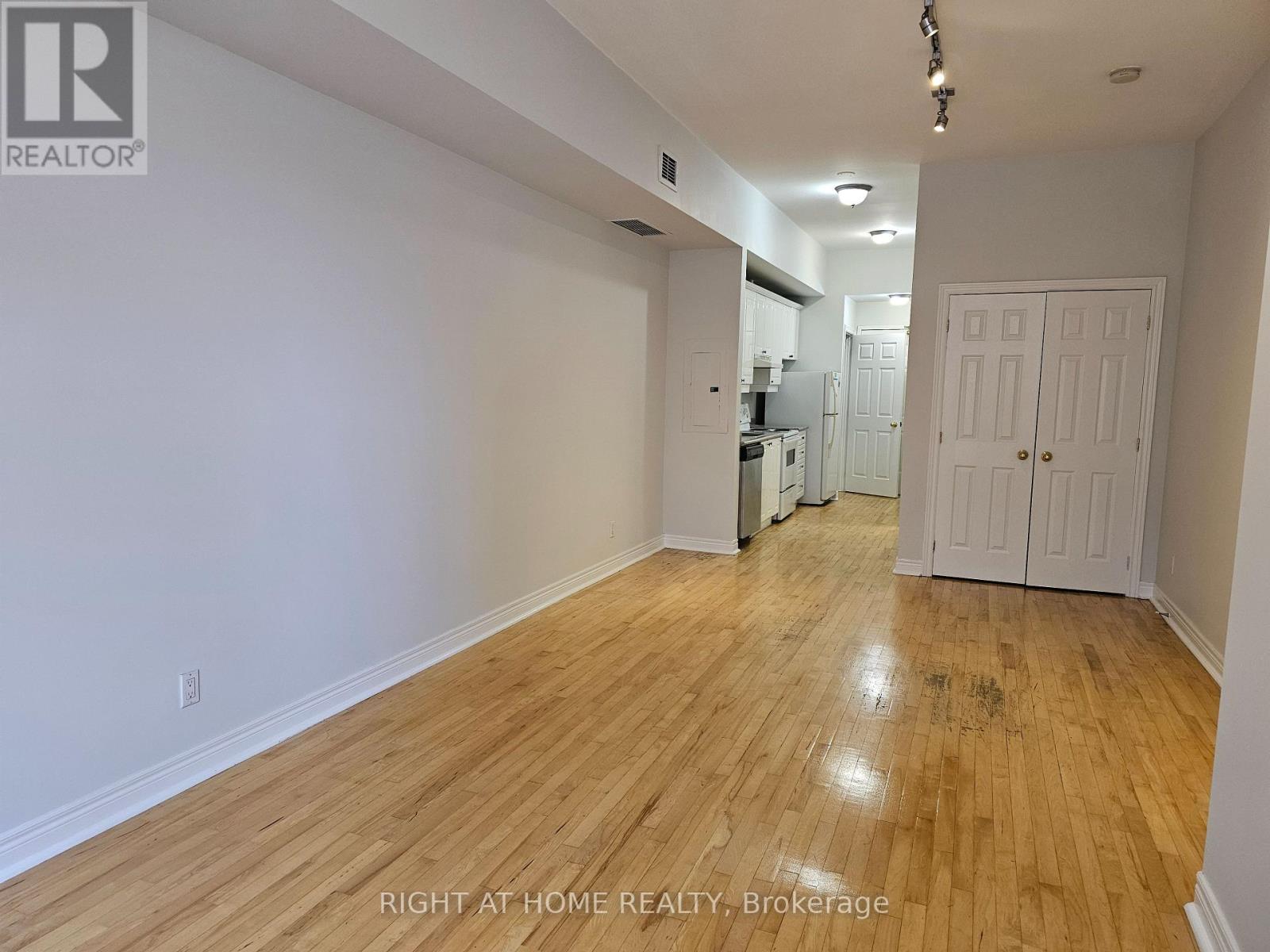 204 - 524 Yonge Street, Toronto, Ontario  M4Y 1X9 - Photo 14 - C12527234