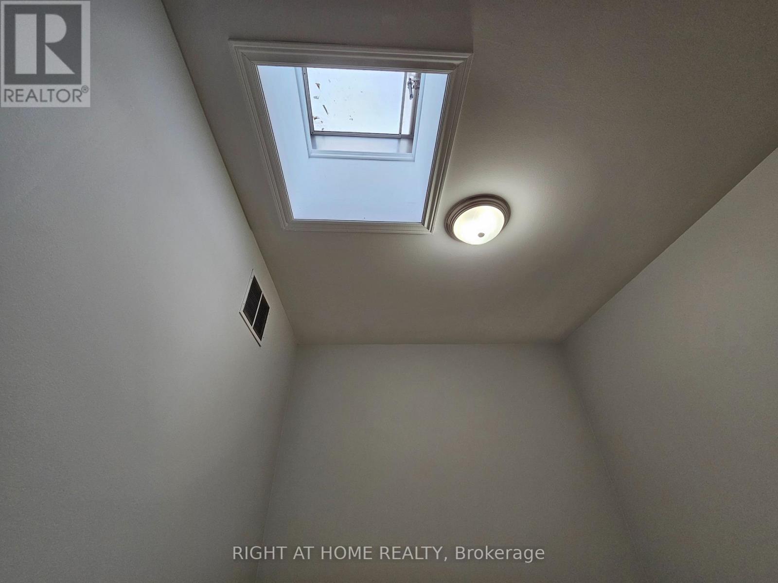 204 - 524 Yonge Street, Toronto, Ontario  M4Y 1X9 - Photo 19 - C12527234