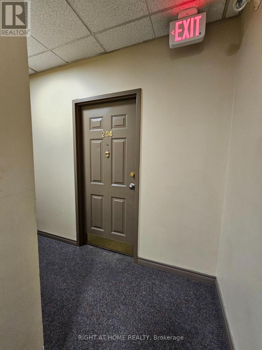 204 - 524 Yonge Street, Toronto, Ontario  M4Y 1X9 - Photo 4 - C12527234