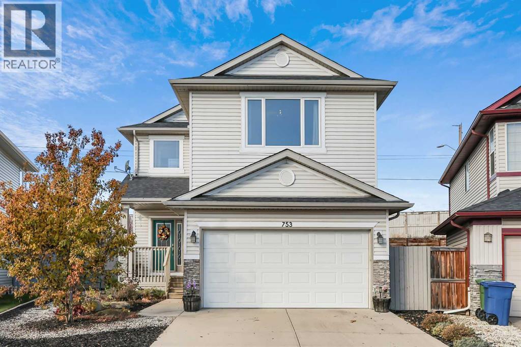 753 Fairways Green Nw, Airdrie, Alberta  T4B 3E6 - Photo 2 - A2265753