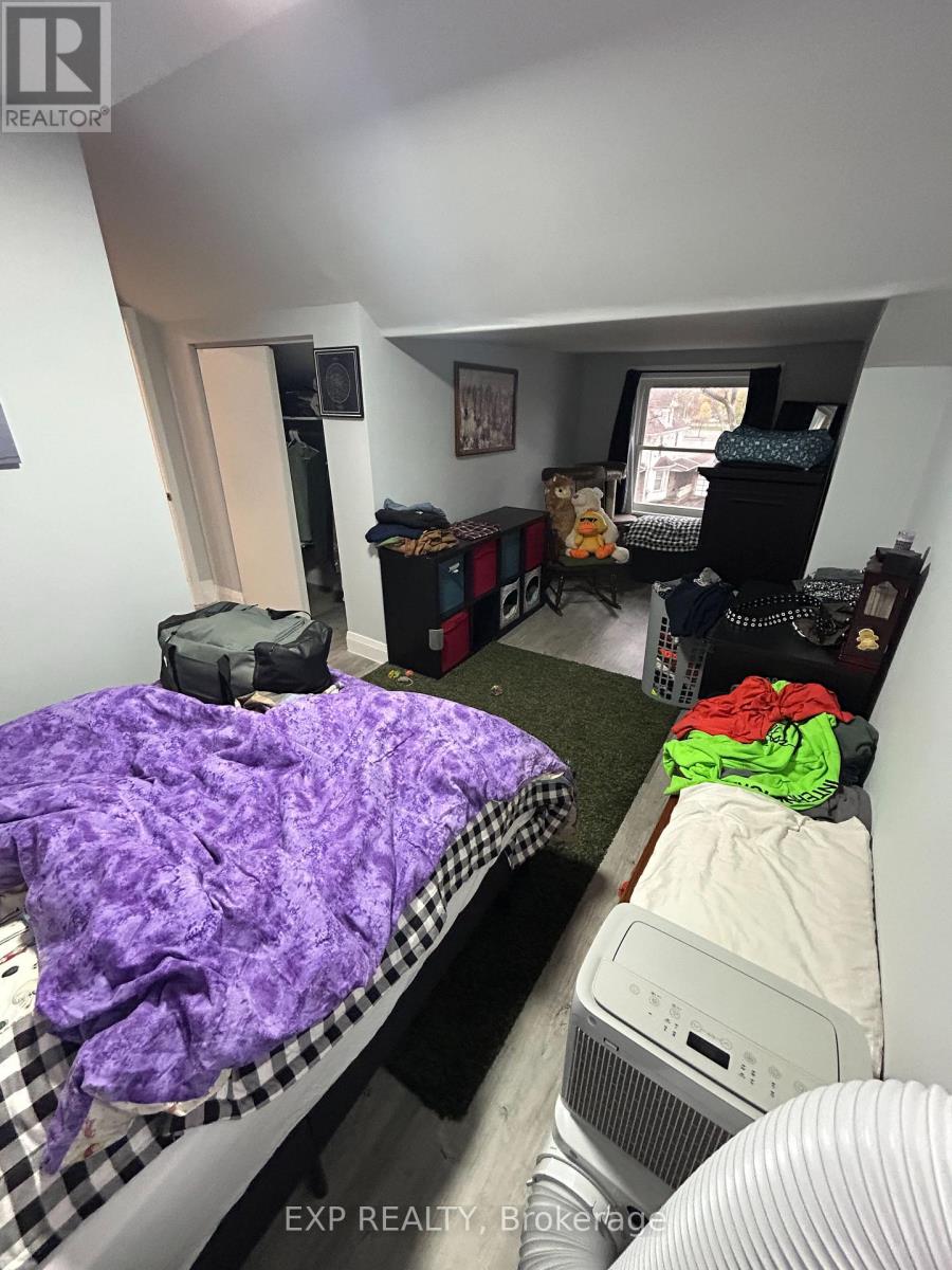 7 - 122 Hellems Avenue, Welland, Ontario  L3B 3B3 - Photo 5 - X12527236