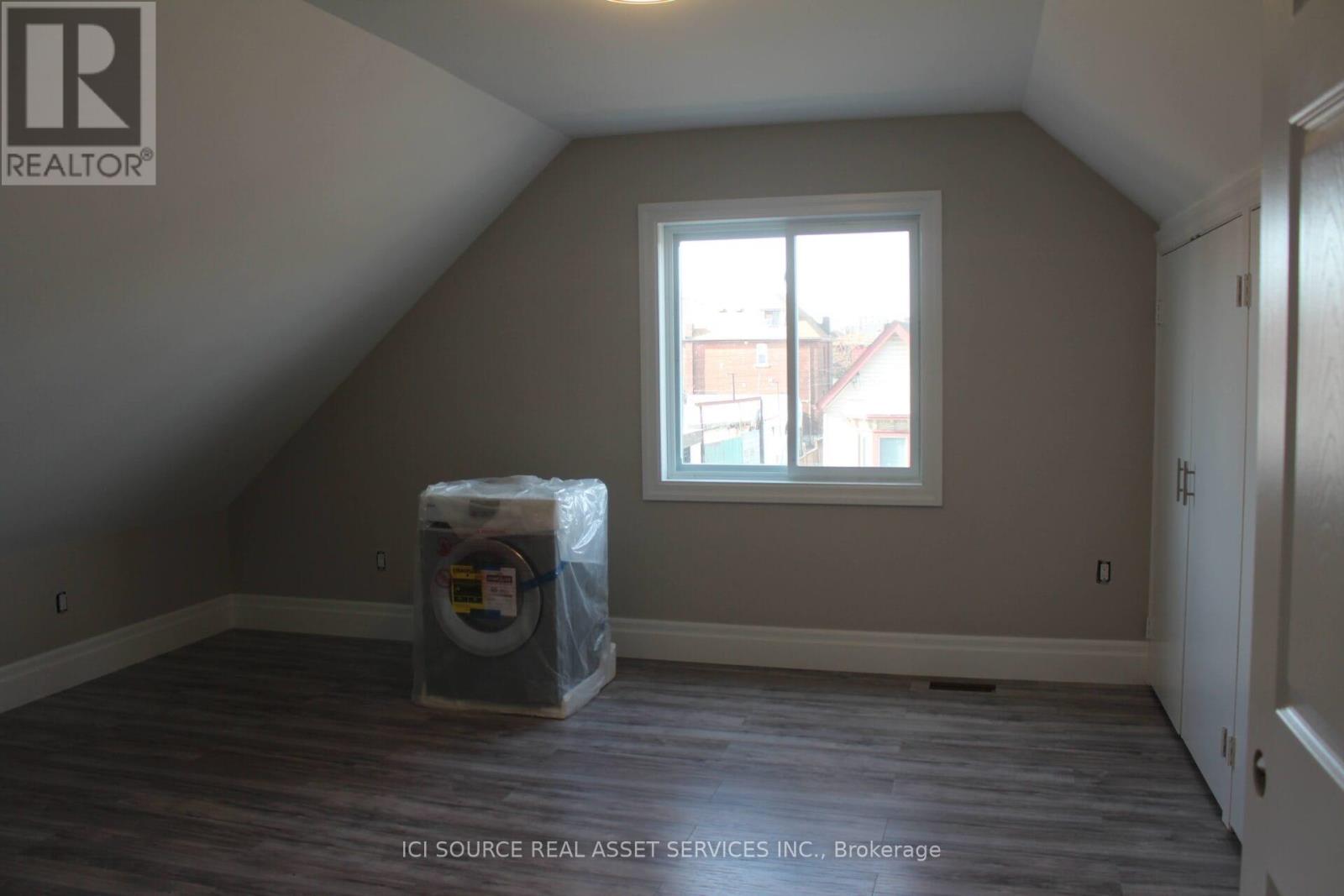 2nd Floor - 14 Leeming Street, Hamilton, Ontario  L8L 5T3 - Photo 10 - X12479866