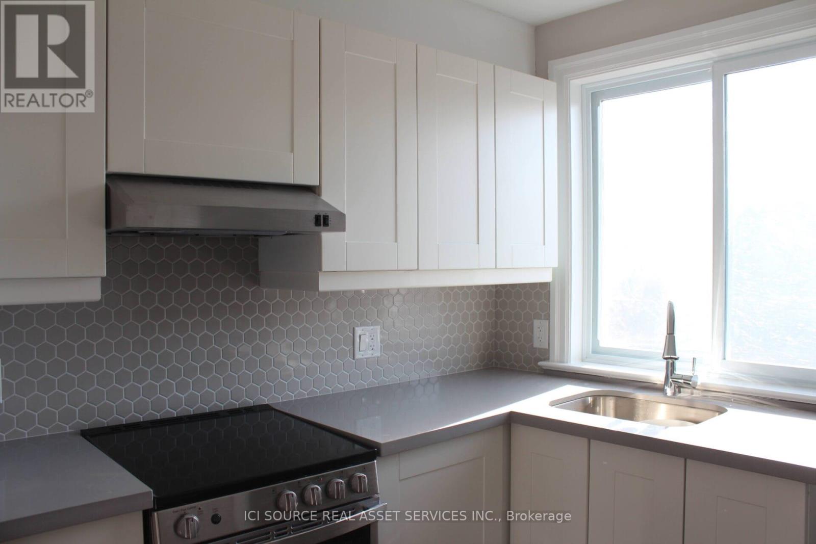 2nd Floor - 14 Leeming Street, Hamilton, Ontario  L8L 5T3 - Photo 31 - X12479866