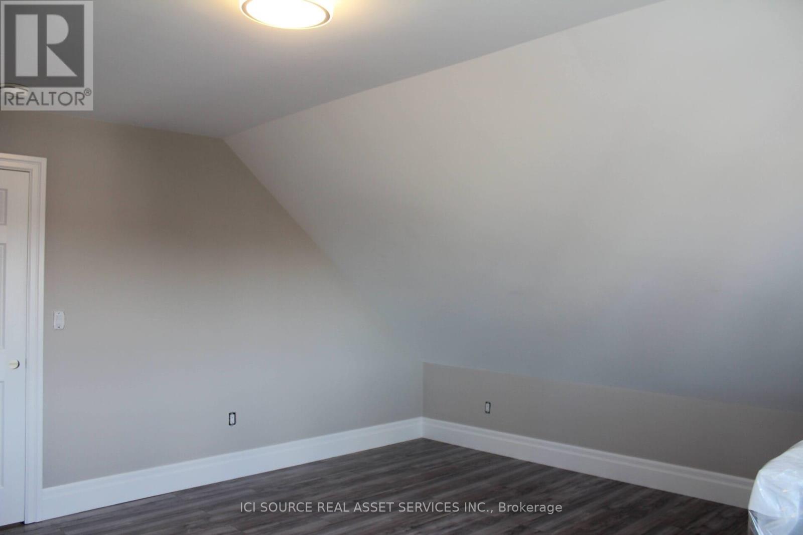 2nd Floor - 14 Leeming Street, Hamilton, Ontario  L8L 5T3 - Photo 6 - X12479866