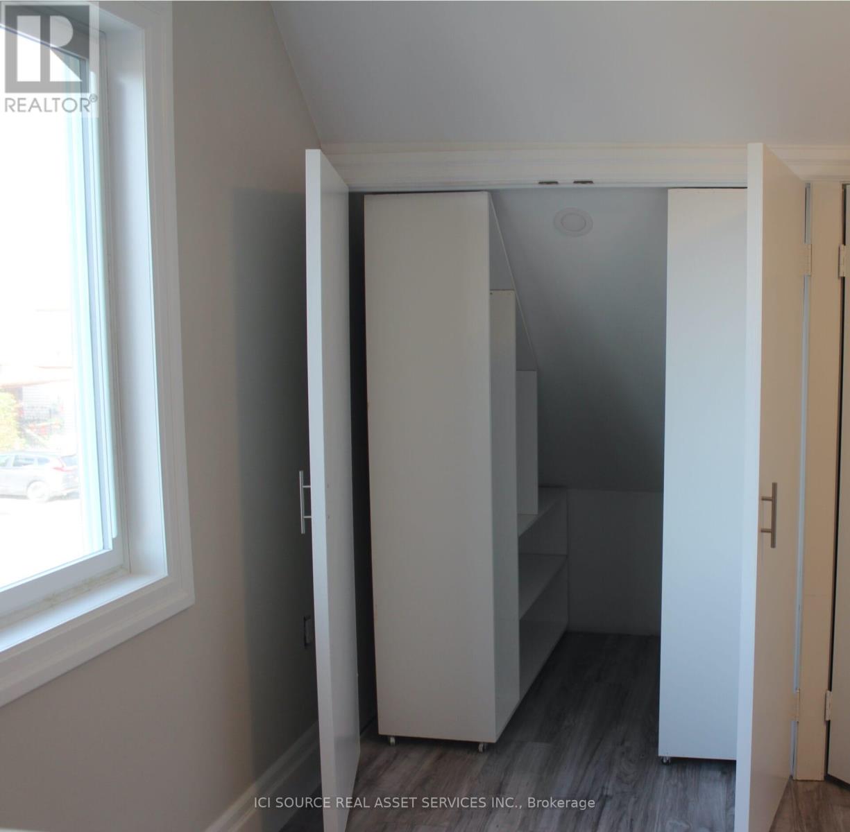 2nd Floor - 14 Leeming Street, Hamilton, Ontario  L8L 5T3 - Photo 9 - X12479866