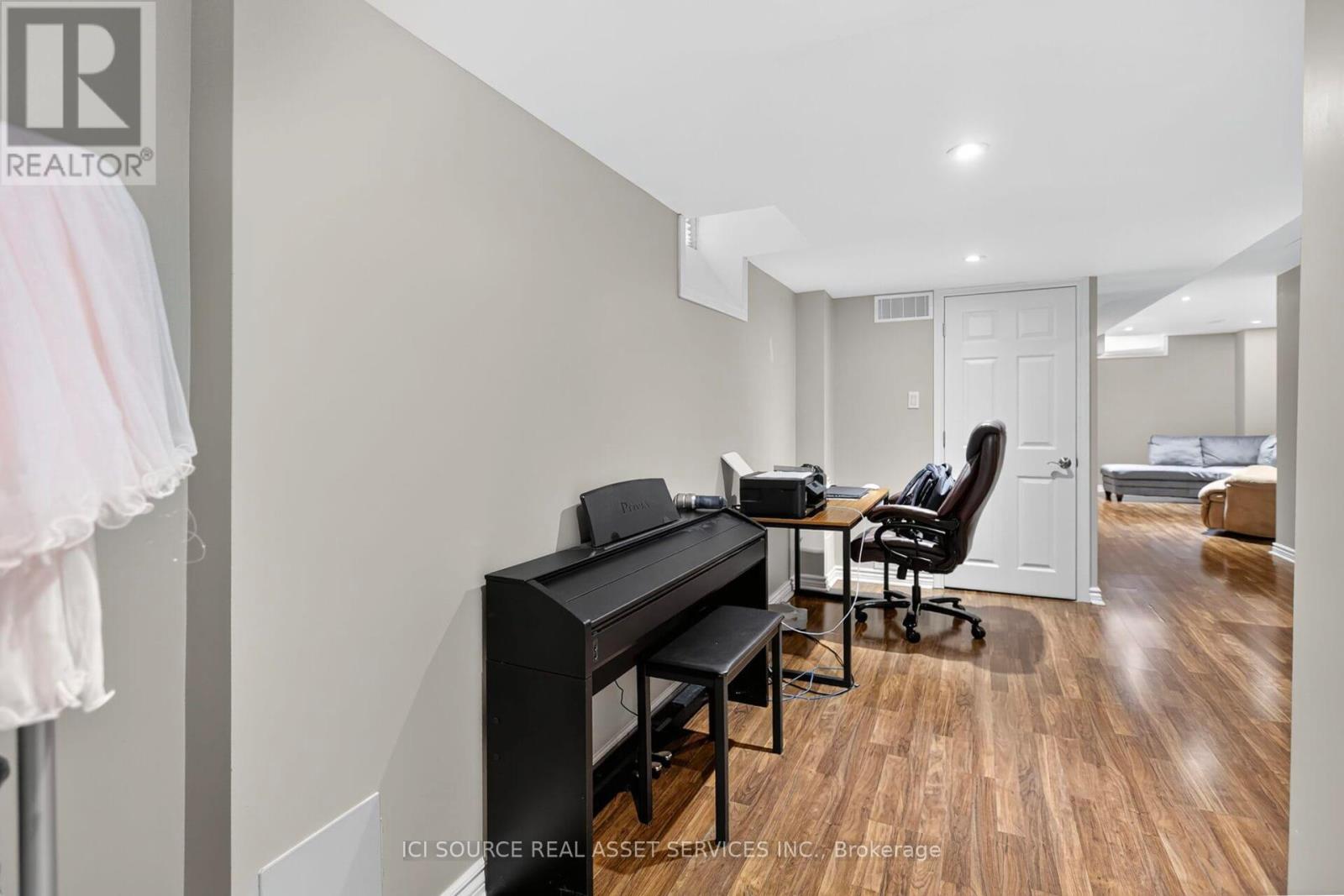 49 Ostrovsky Road, Vaughan, Ontario  L4H 0V9 - Photo 17 - N12471483